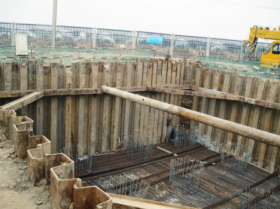 七台河建筑基础施工中基坑（基槽）有哪些支护方式？